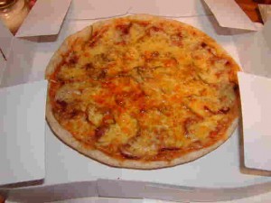 石窯で焼く自家製ピザ